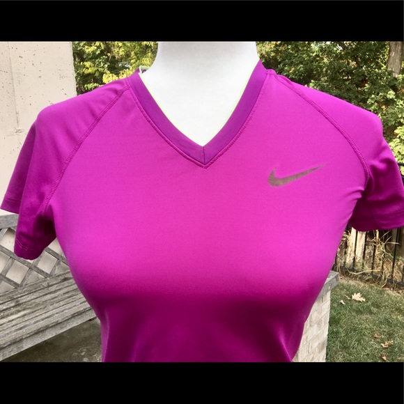 Awesome Nike Pro Combat dri-fit top! - Picture 2 of 7